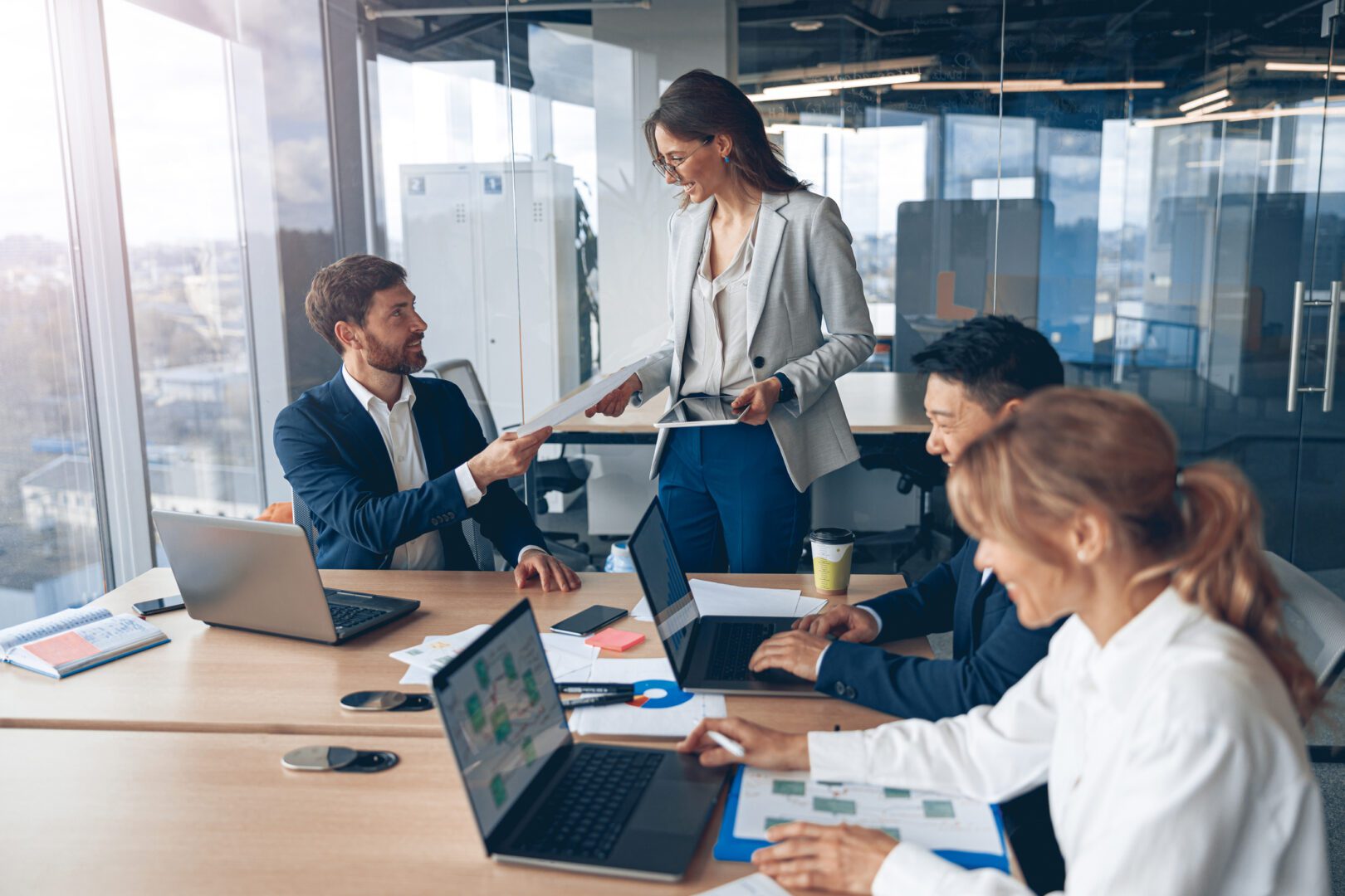 group-of-business-people-discussing-business-plan-in-the-office